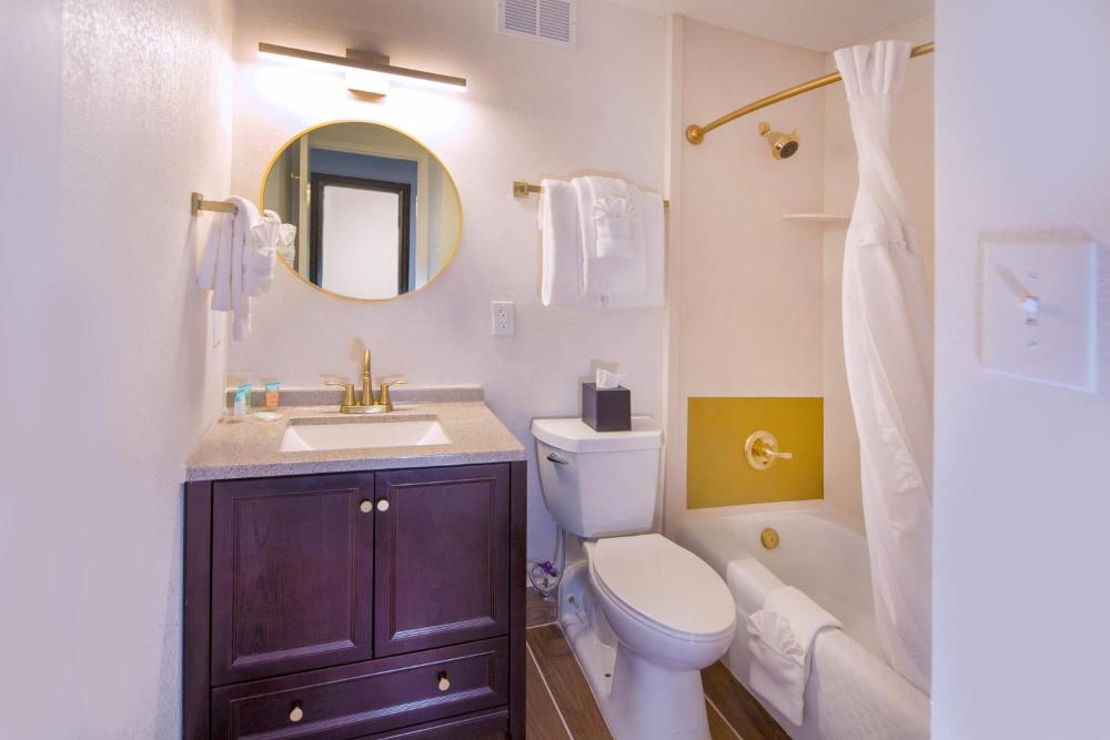 Double Room with Two Double Beds interior
